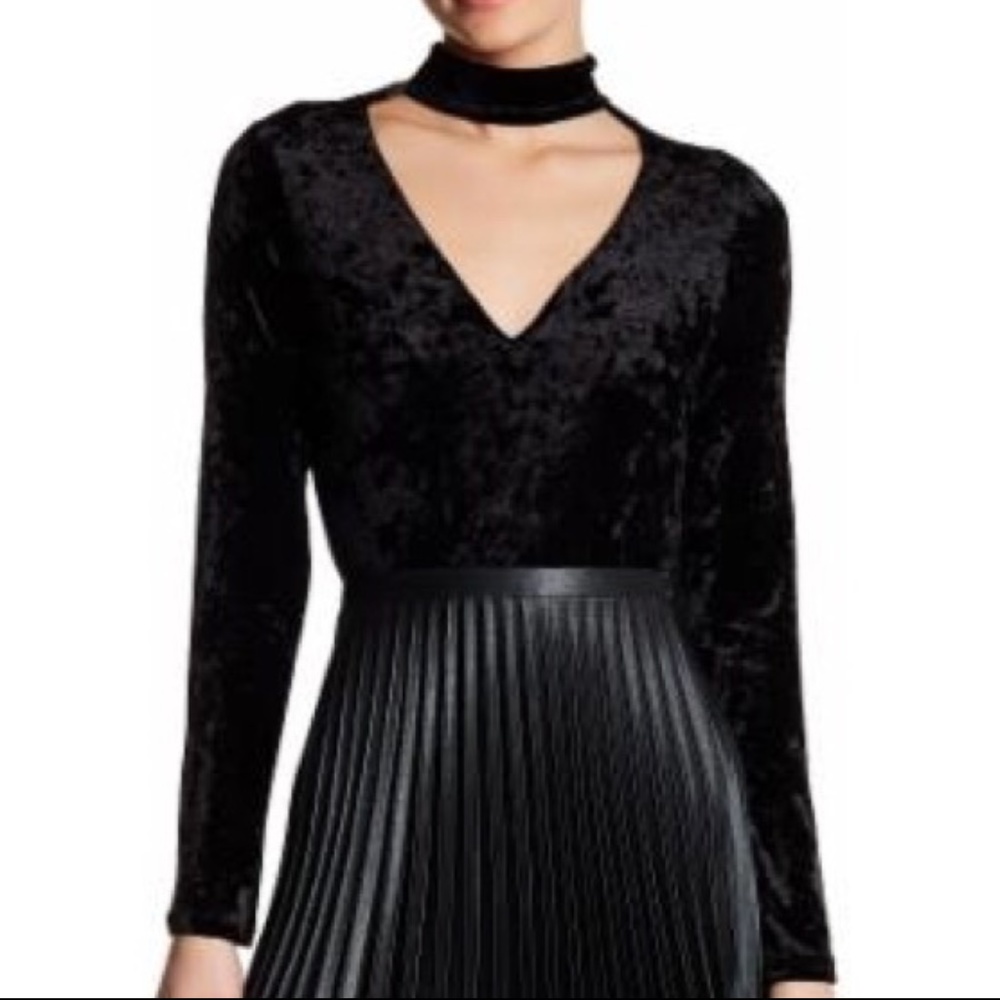 NWT Ro & De Black Velvet Choker Cut Out Top Large - Picture 2 of 8